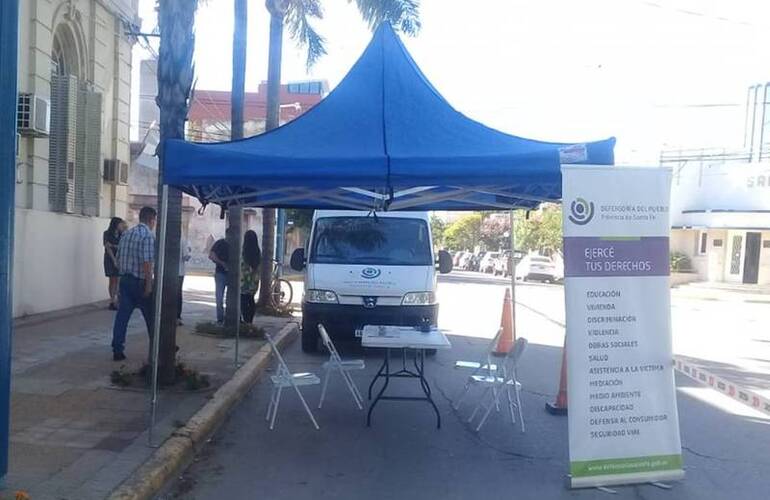 Imagen de Frente a la Plaza: Oficina Móvil de Defensoría del Pueblo