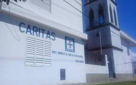 C&aacute;ritas est&aacute; ubicada sobre calle G&aacute;lvez casi esquina Sarmiento; al lado de la capilla Santa Luc&iacute;a.