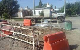 Imagen de Encofrado y cámara de inspección para la conexión de cloacas en el Barrio Zanchetta