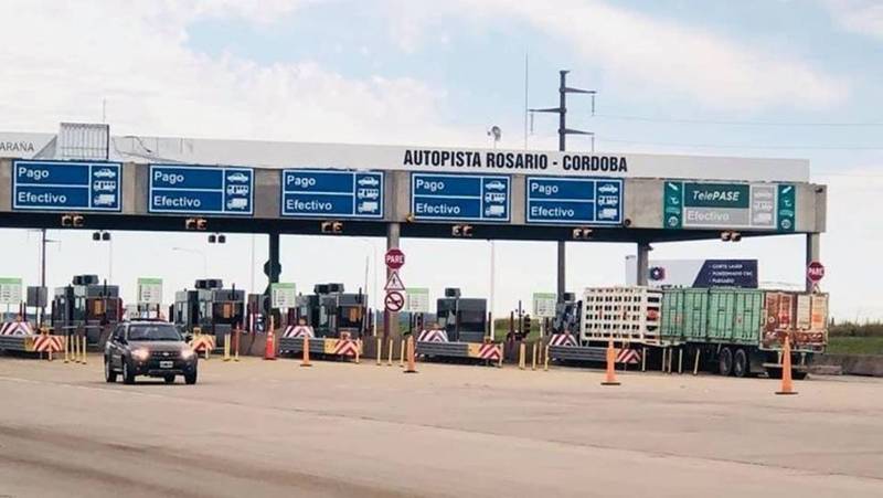 El mismo peaje de los automovilistas disconformes trabajaba sin habilitaci&oacute;n.