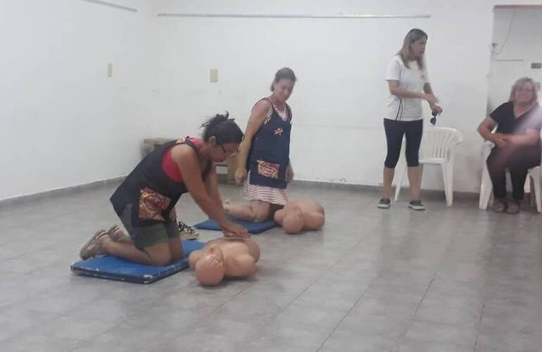 Imagen de Capacitaci&oacute;n en RCP y Uso de DEA destinada a docentes de la Escuela Especial