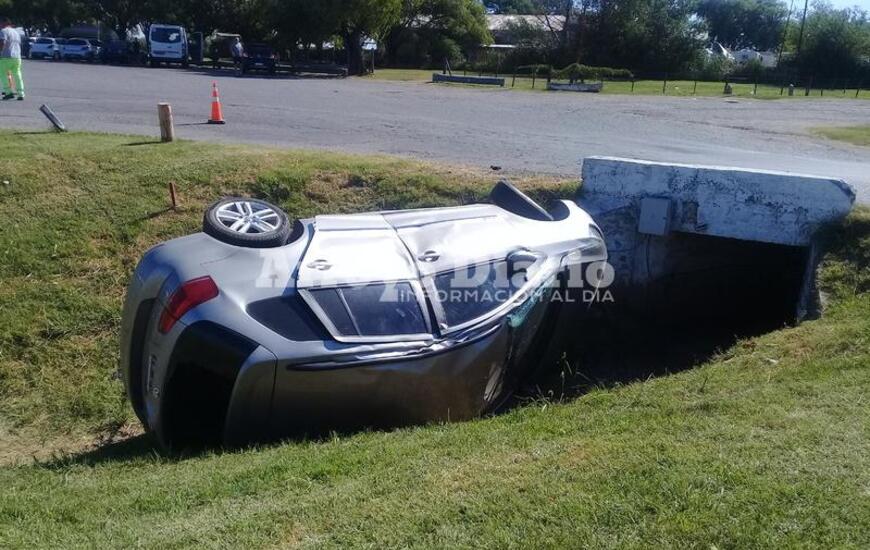 Imagen de Accidente en el ingreso a YPF de autopista