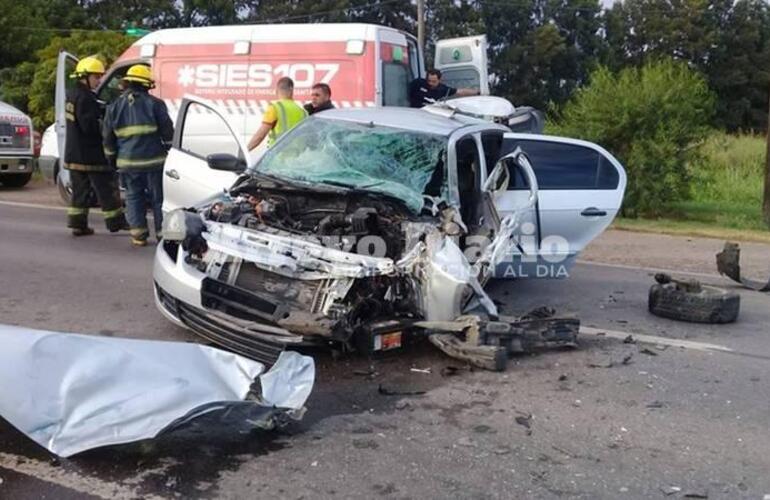 Así quedó el coche tras el brutal impacto.