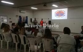 Imagen de Uso de Extintores, curso en el SUM del Centro Cultural