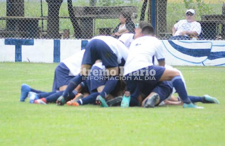 Los pibes del "Lobo" se quedaron con el clásico