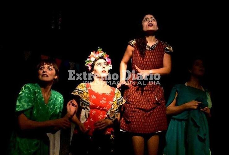 Imagen de Teatro en el Polideportivo de la Comuna de Fighiera