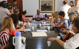La reuni&oacute;n tuvo lugar en la Sala Posta de San Mart&iacute;n del Palacio Municipal.