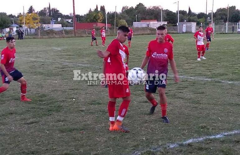 Partido caliente. Juventud Unida superó al "Gato" en un encuentro polémico.