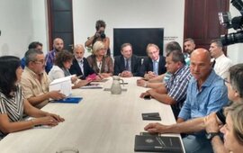 Imagen de Docentes rechazan la nueva oferta del gobierno del 10% de aumento