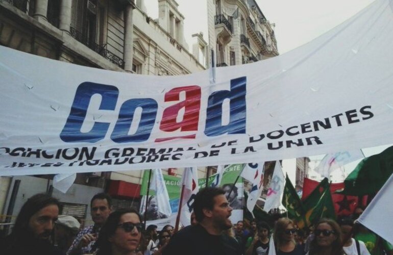 Imagen de Tras la oferta, los universitarios votan y podrían decidir un paro