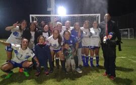 Las Campeonas del �Rombo� festejando el t&iacute;tulo.
