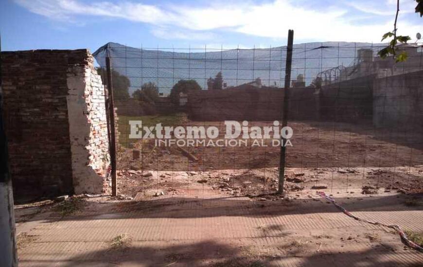 Imagen de Tumbaron el tapial y limpiaron el predio