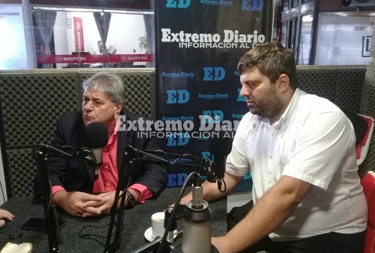 En "Dos y Pico". El legislador visitó además los estudios de Radio Extremo y dialogó con los medios.