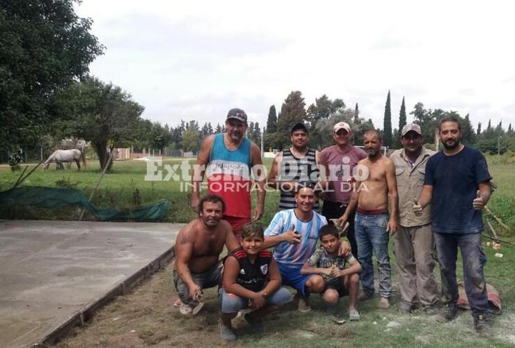 Imagen de Unidos por una buena causa: Grupo de padres construyen salita médica