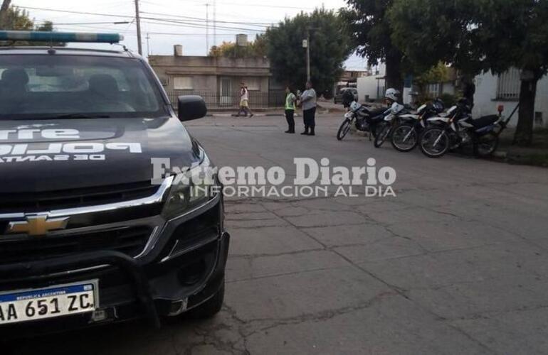 En la esquina de Atlhetic. Así arrancaba el operativo hoy en Garibaldi y Aníbal Maffei.