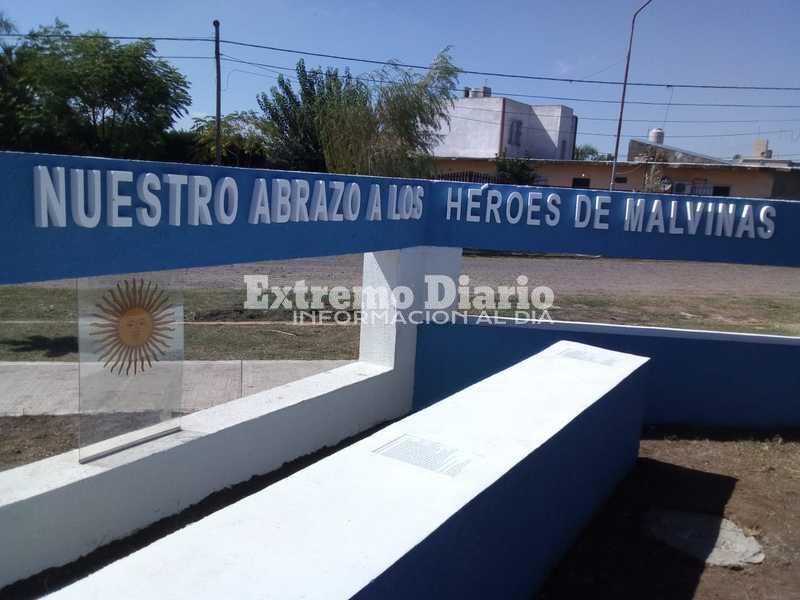 Día histórico. El Monumento a los héroes fue ideado por la Arquitecta Vanesa Niro