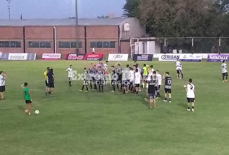 Unión atacó bien en el primer tiempo donde anotó 2 golazos. El de Cano para recordar.