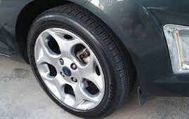 El auto fue encontrado en buenas condiciones pero tenía cambiadas las llantas. Foto: Imagen Ilustrativa