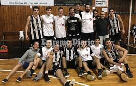 Los ganadores. El plantel �Panza� festejando el triunfo como local ante un duro rival