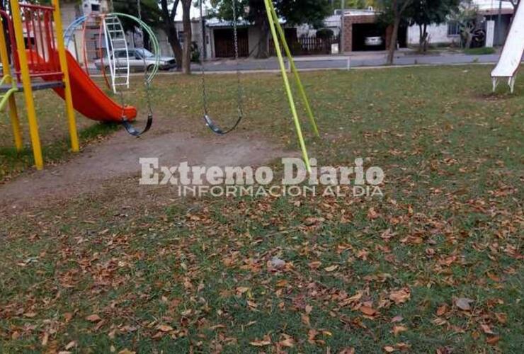 Plazas del Barrio Güemes limpiada por sus propios vecinos.