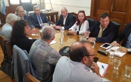 Imagen de Cómo es en detalle la propuesta que la provincia le formuló a estatales y docentes