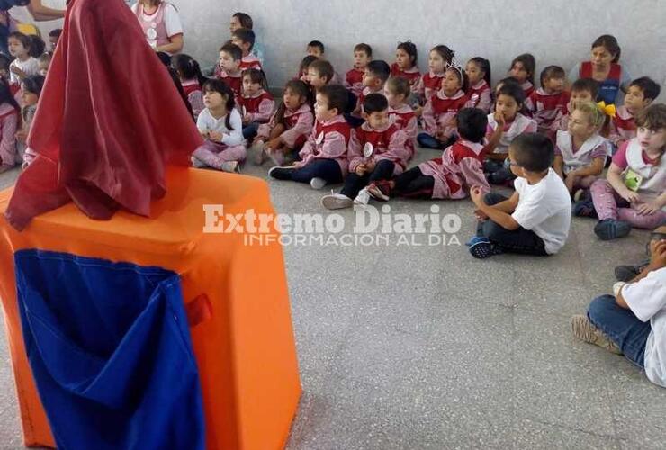 Imagen de Grupo de Teatro presentó El Principito en el Jardín N° 297