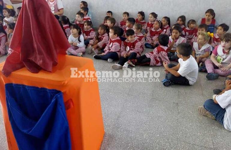 Imagen de Grupo de Teatro presentó El Principito en el Jardín N° 297