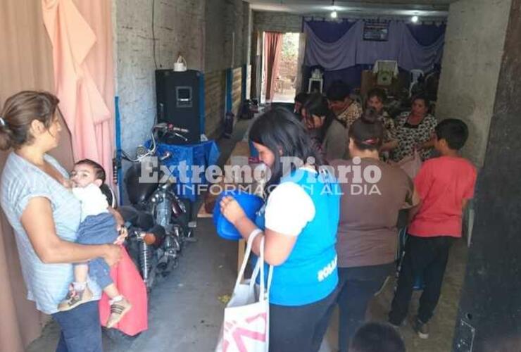 La actividad solidaria funciona en la Iglesia "Gloria de Dios."