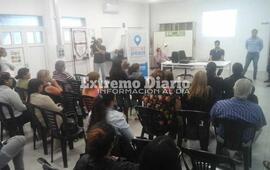 La reunión se realiza en el SUM del Centro Integrador Comunitario (CIC)