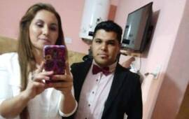 Son nueve hermanos. Samuel junto a su hermana María.