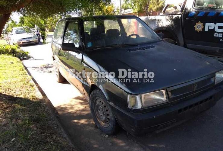 El auto secuestrado. El vehículo fue trasladado a la dependencia policial de General Lagos.