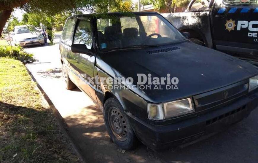 El auto secuestrado. El vehículo fue trasladado a la dependencia policial de General Lagos.