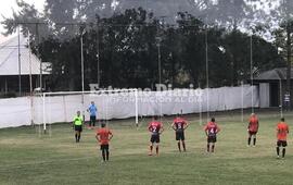 Imagen de Talleres perdió en el oeste contra el último campeón