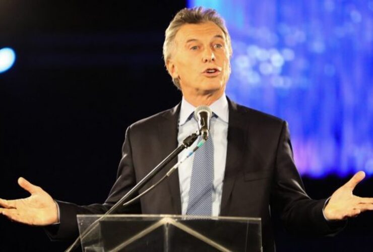 Imagen de Precios: Macri firmó un DNU que prevé multas de hasta $ 200 millones