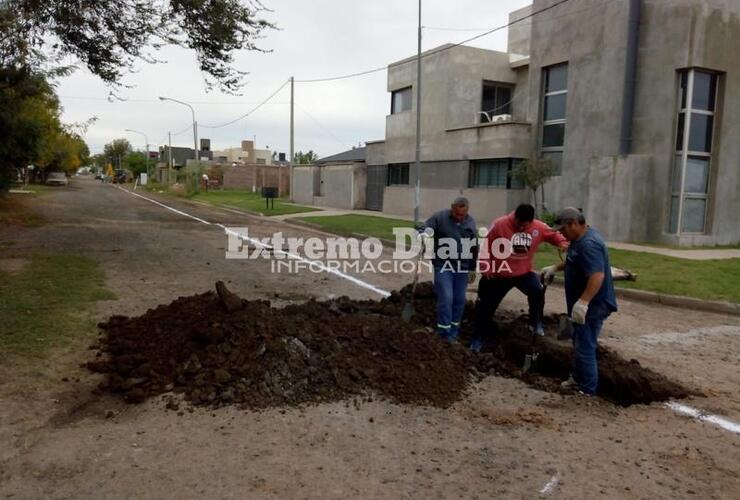 Imagen de Continúa  la obra de cloacas para el loteo Zanchetta