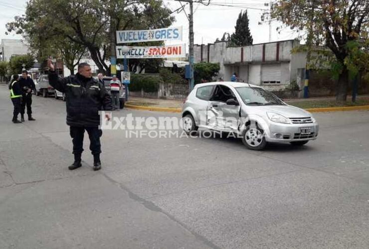 Imagen de Hace minutos: Choque entre dos autos