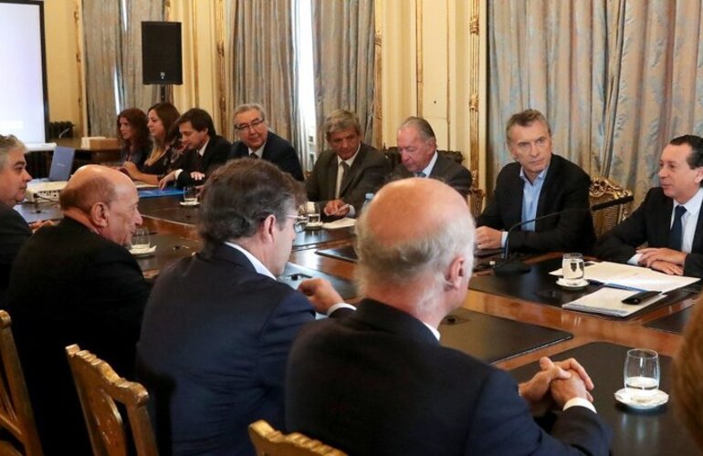 Macri se reunió con los 16 empresarios que negoció Precios Esenciales.