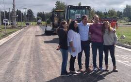 La Comisi&oacute;n Comunal en el barrio: Esteban Ferri y su equipo visitaron el avance de la gran obra.