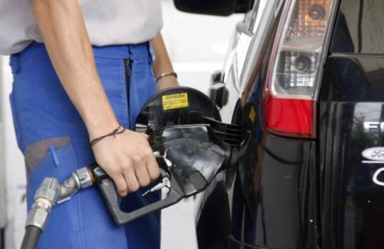 Imagen de YPF aumentó 4% sus combustibles