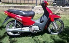 Esta es la moto sustra&iacute;da en la noche de hoy