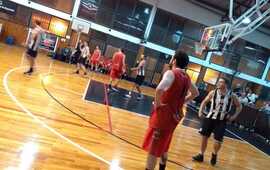 Uni&oacute;n no pudo en su casa.