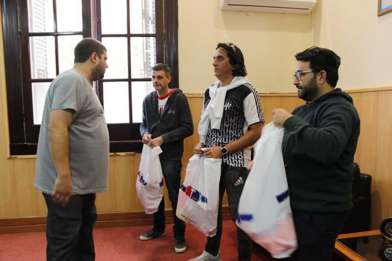 Imagen de Entrega de art&iacute;culos de entrenamiento al B&aacute;squet de los clubes de Arroyo Seco