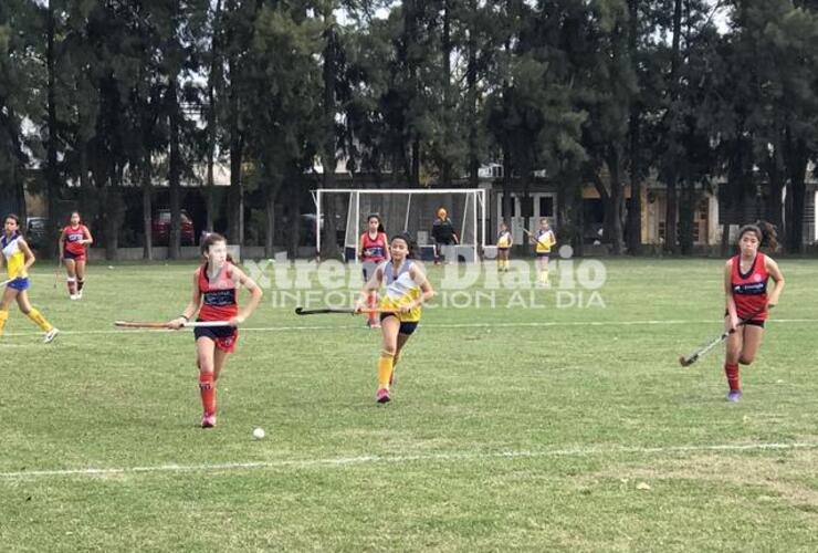 El duelo de Sub-15 fue para las chicas de Villa Constitución.