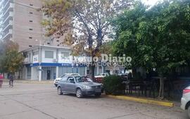 El lugar. El Fiat Uno estaba estacionado sobre Libertad casi San Mart&iacute;n.