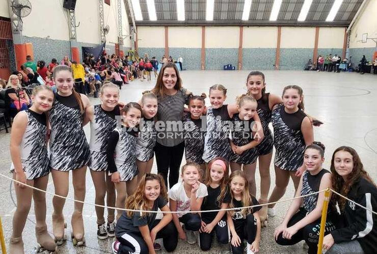 Las alumnas junto a la Profe Ayelen Arevalo