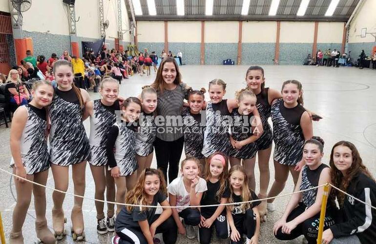 Las alumnas junto a la Profe Ayelen Arevalo