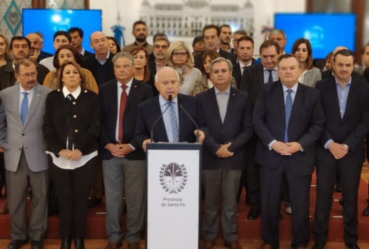 Imagen de Lifschitz suspendió la consulta por la reforma de la Constitución de la provincia