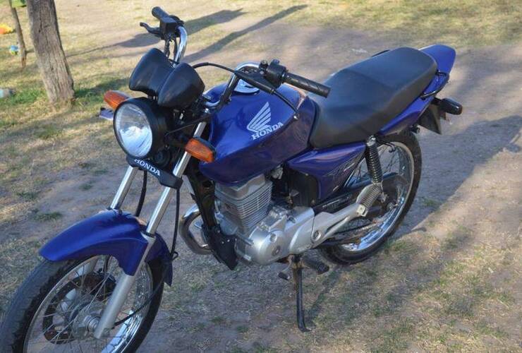 El chico andaba en una moto Honda Titán CG 150 cc de color azul. Foto: Imagen Ilustrativa