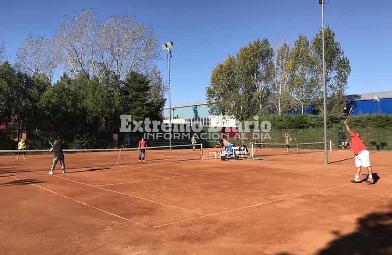 Jornada a puro sol y buen tenis en Talleres.