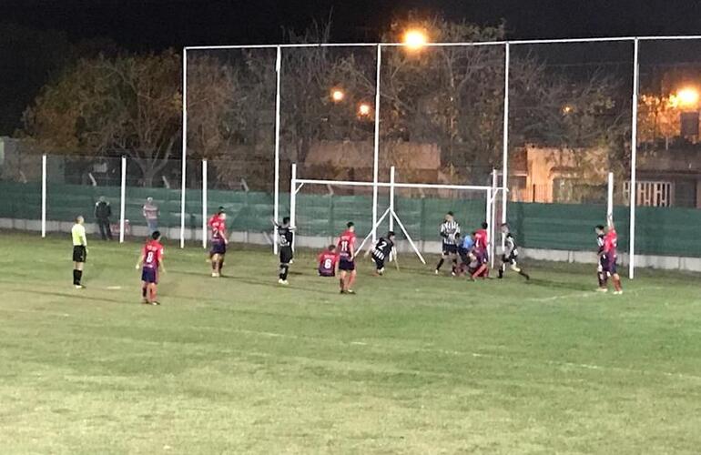 Talleres y Unión empataron en un duro partido.